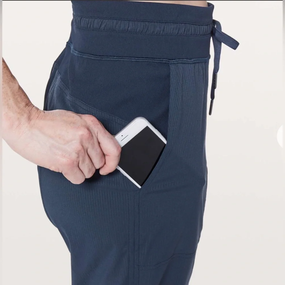 Lululemon On The Fly Pant Size 8 Navy 25” Cropped Pull On Work Travel